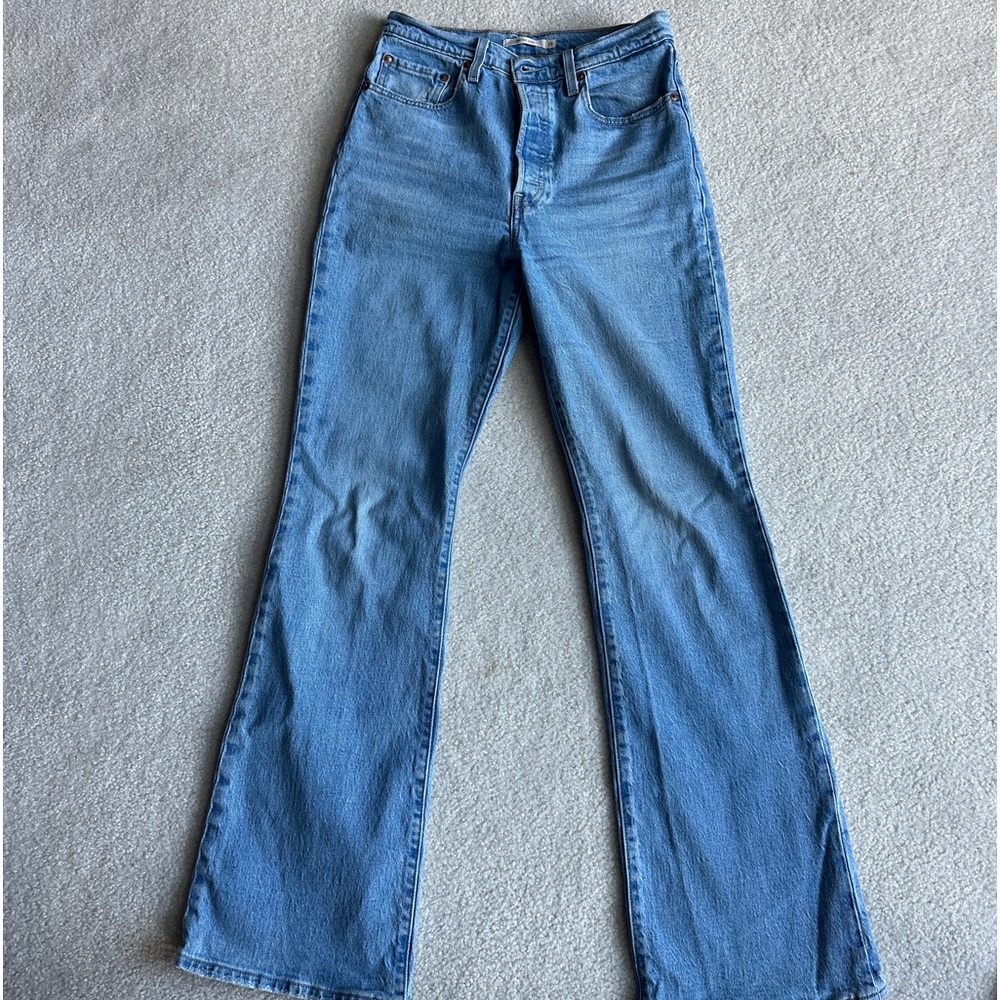Levi’s Ribcage Bootcut Jeans